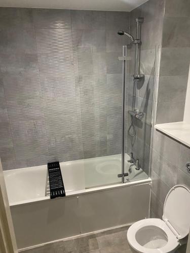 Luxury Studio Apartment - Tap to explore photos