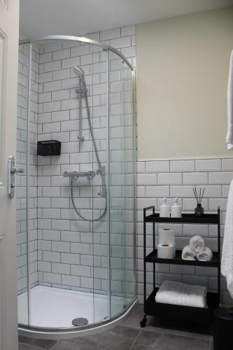 Shower, The Blue Horizon in Cork Airport