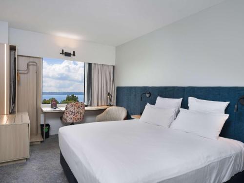 King Room with Lake View