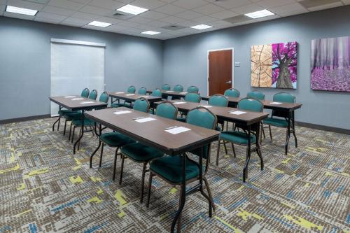 Hampton Inn Dahlgren - image 6