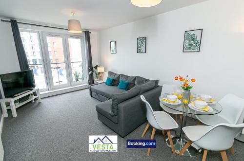 Two Bedrooms Apartment By Vesta Serviced Accommodation & Short Lets Hatfield With Free WiFi