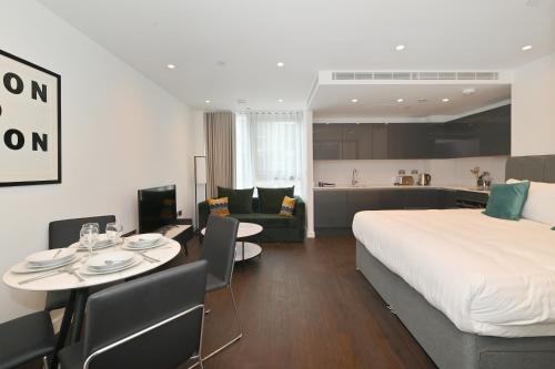 Access Tower Hill - image 13