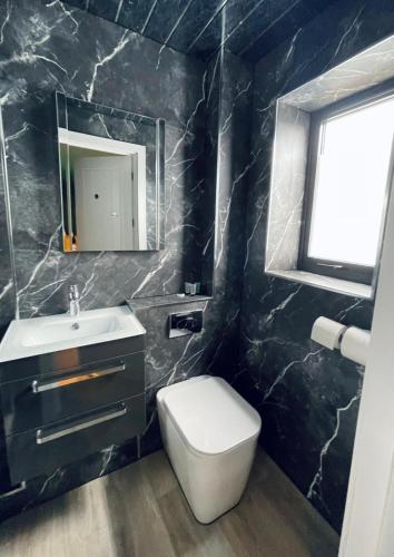 Sky City Apartments Room Type - Queen Suite