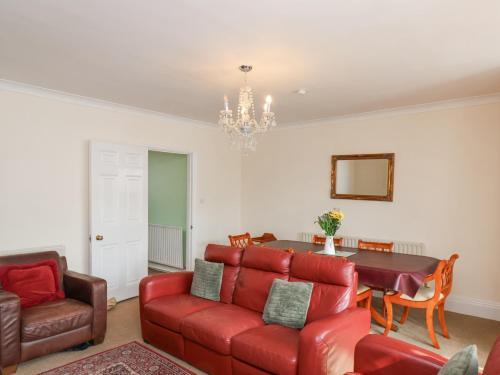 Mayfield Manor - main image