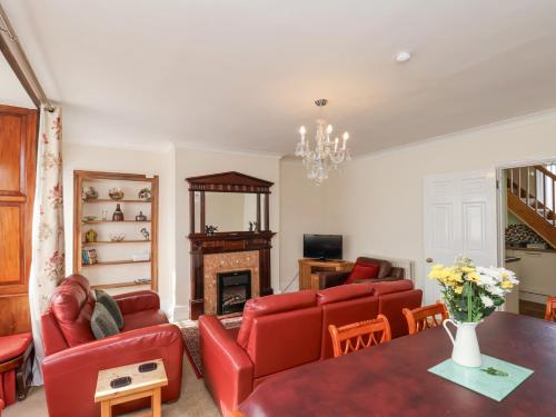 Mayfield Manor - image 2