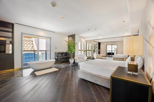 Daniels 3BR at Princess Tower With Full Palm Jumeirah View, Dubai (foto 3)
