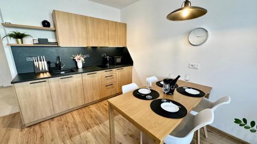 ห้องครัว, Apartmány U Hrušků (Apartmany U Hrusku) in เทรบอน