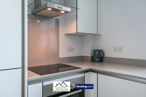 Konyha, Executive Apartment Close to Station in Hatfield