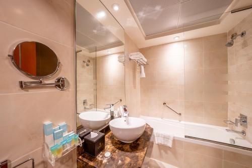 room detail thumbnail 2