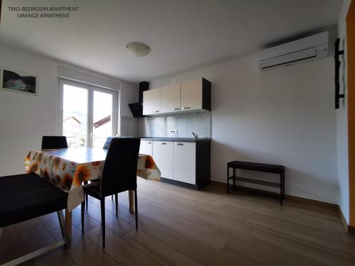 مطبخ, Apartment and room Anica in Tolmin