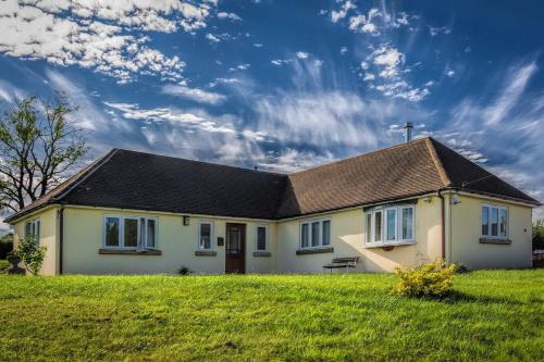 Amber Lodge with private hot tub