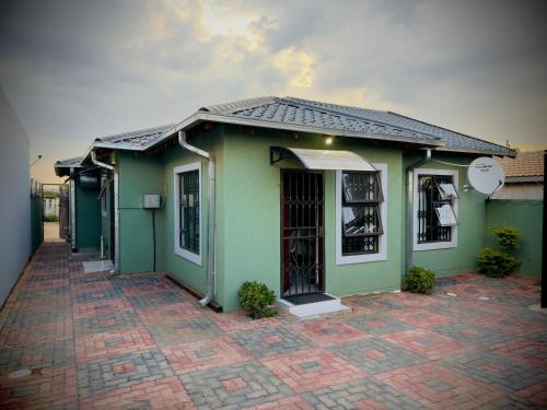 Khami Guesthouse — other in 799W+3M5 Pretoria, Pretoria South Africa, 0122