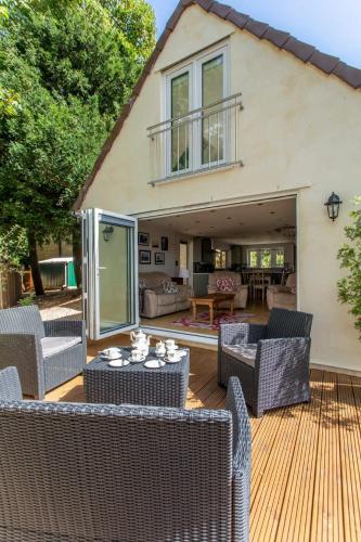 Abbey Rectory - with private parking in Bathampton