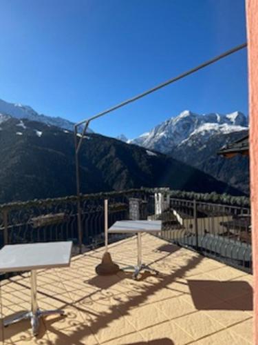 Viesnīcas āriene, Albergo Eden in Temu