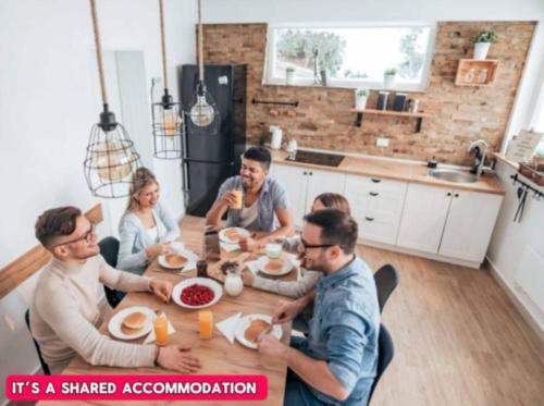 -RB15CFA- For Relaxed and Cosy stay with Free Parking, Leeds (Foto 8)