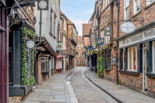 The Attic Suite The Shambles