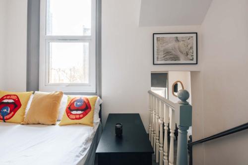 Cosy and modern duplex in the heart of Earls Court - image 8