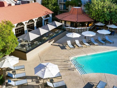 Embassy Suites by Hilton Scottsdale Resort - image 14