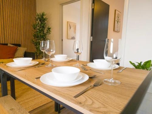 Super Convenient Keyless Entry Two Bedroom Loft by Property Promise in Splott