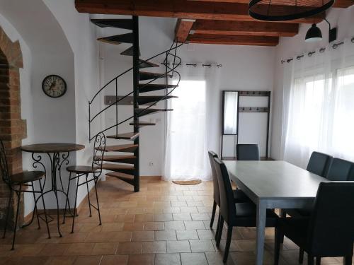 Charmante petite Villa in Boisset-et-Gaujac