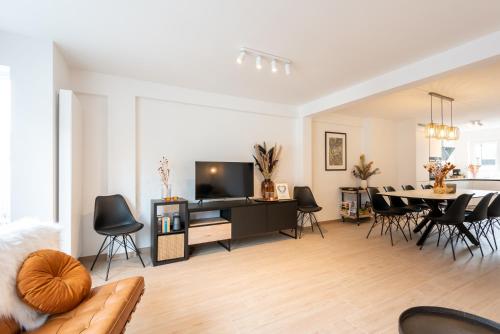 Spacious penthouse for 8 people in the city centre, Ostende