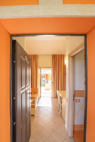 Ieeja, Hotel Baia Di Trainiti in Vibo Valentia Marina