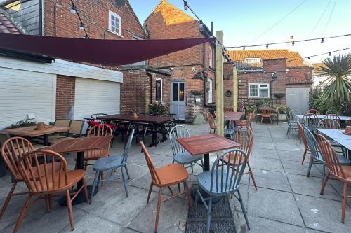 Garden, The Lobster in Sheringham