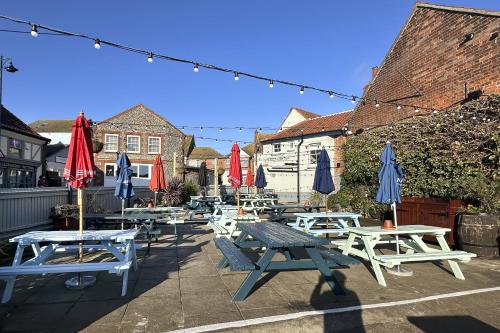 Garden, The Lobster in Sheringham