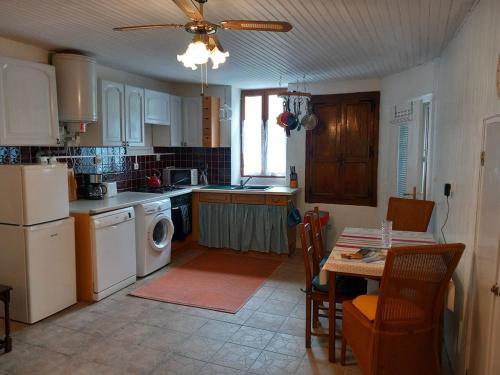 Кухня, Heaven's Cottage in Нантьа