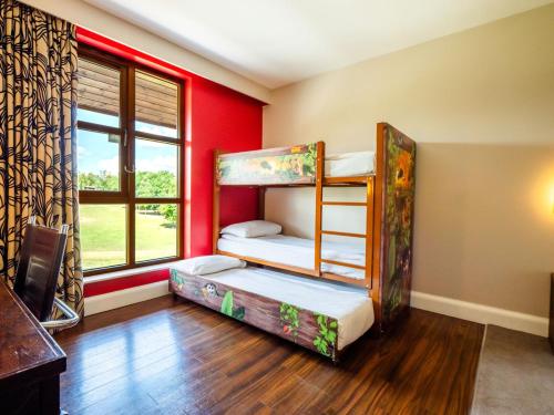Chessington Hotel - image 13