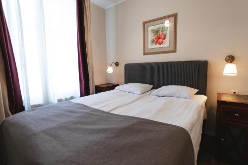 Economy Double Room image 4