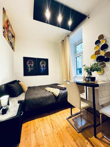 Studio for Two Close to Historic Rathausplatz, Vienna