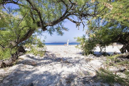 ClickSardegna Luxury Villa Elike with private pool with patio and barbecue area