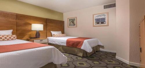 Enjoy all Reno has to offer in this 2BD resort condo with outdoor pool or hot tub - image 10