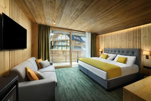 Hotel ELEMENTS Tatranska Lomnica Room Type - Double or Twin Room with Mountain View Hotel ELEMENTS Tatranska Lomnica Room Type - Double or Twin Room with Mountain View