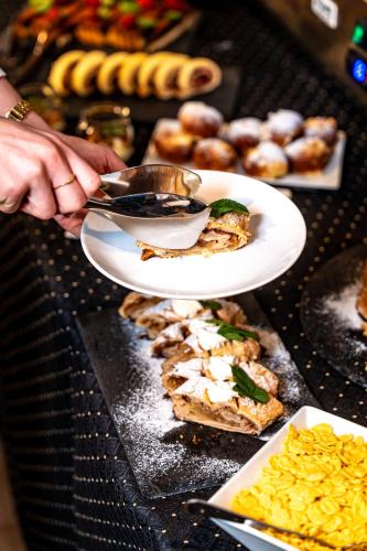 อาหารและเครื่องดื่ม, โรงแรมโซโน (Sono Hotel) in ปิซาร์กี