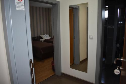 Garni Hotel Lion - image 4