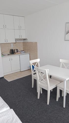 Apartmany Bryksova in Prague 14