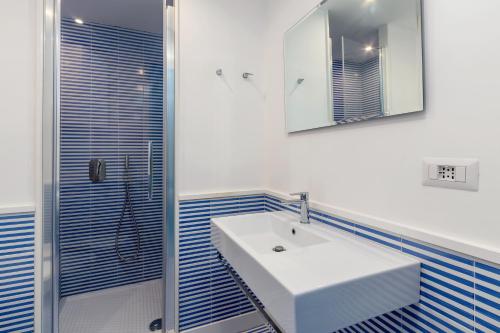 One-Bedroom Apartment image 10