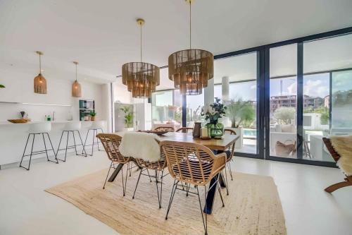 131 - Luxury Apartment with Private Pool and Views, El Higueron, Fuengirola (fotografie 10)