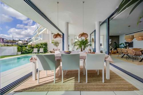 131 - Luxury Apartment with Private Pool and Views, El Higueron, Fuengirola (fotografie 9)