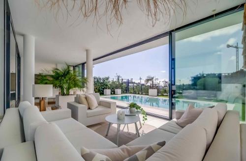 131 - Luxury Apartment with Private Pool and Views, El Higueron, Fuengirola (fotografie 4)