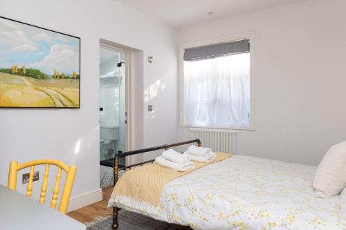 Charming Seaside Cottage - 5-Min Walk to Beach Charming Seaside Cottage - 5-Min Walk to Beach