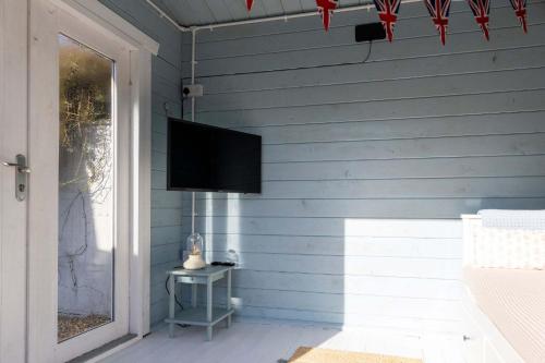 Charming Seaside Cottage - 5-Min Walk to Beach Charming Seaside Cottage - 5-Min Walk to Beach