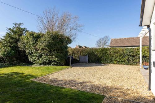 Charming Seaside Cottage - 5-Min Walk to Beach Charming Seaside Cottage - 5-Min Walk to Beach