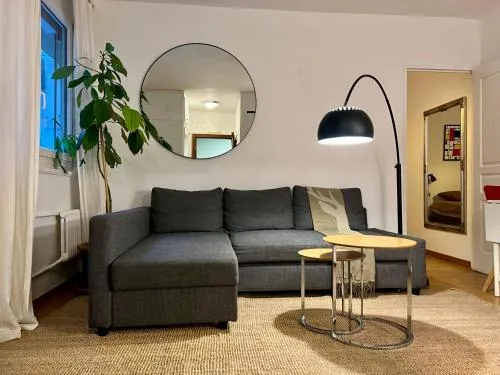 Central 2 bedroom flat in heart of Eaux-vives in Genf, Schweiz