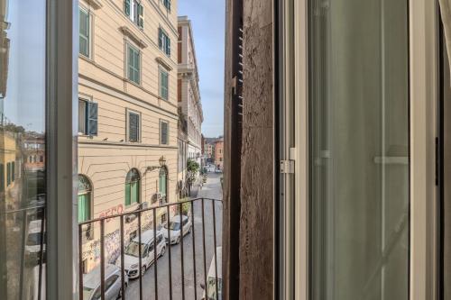 Vibrant Trastevere 2 bedrooms on Via del Moro, Řím (fotografie 3)