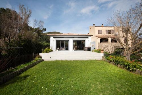 Casa Olâ House (Casa Ola House) in Luri