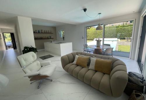 Contemporary home in Uriage gîte à louer Belmont