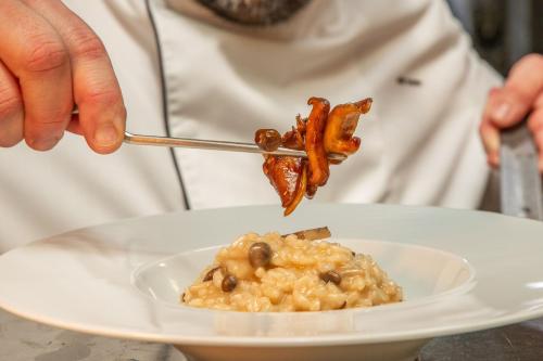 VIP Executive Arts Hotel - image 7